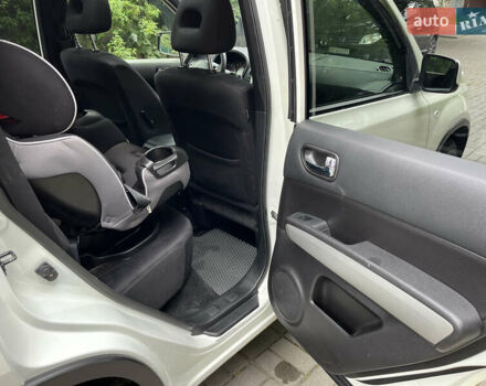 Белый Ниссан ИксТрейл, объемом двигателя 2 л и пробегом 251 тыс. км за 16500 $, фото 12 на Automoto.ua