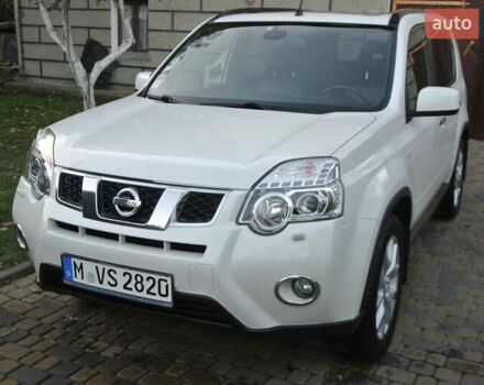 Білий Ніссан ІксТрейл, об'ємом двигуна 2 л та пробігом 230 тис. км за 13999 $, фото 1 на Automoto.ua