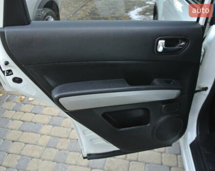 Білий Ніссан ІксТрейл, об'ємом двигуна 2 л та пробігом 230 тис. км за 13999 $, фото 15 на Automoto.ua