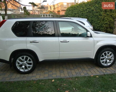 Білий Ніссан ІксТрейл, об'ємом двигуна 2 л та пробігом 230 тис. км за 13999 $, фото 5 на Automoto.ua