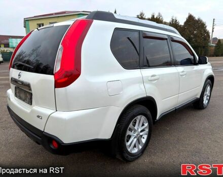 Белый Ниссан ИксТрейл, объемом двигателя 2 л и пробегом 170 тыс. км за 10450 $, фото 3 на Automoto.ua