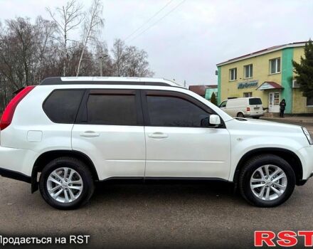 Белый Ниссан ИксТрейл, объемом двигателя 2 л и пробегом 170 тыс. км за 10450 $, фото 1 на Automoto.ua