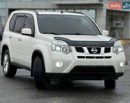 Белый Ниссан ИксТрейл, объемом двигателя 2 л и пробегом 240 тыс. км за 11000 $, фото 3 на Automoto.ua