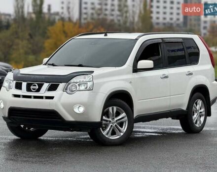 Белый Ниссан ИксТрейл, объемом двигателя 2 л и пробегом 240 тыс. км за 11000 $, фото 1 на Automoto.ua