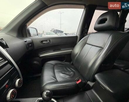 Белый Ниссан ИксТрейл, объемом двигателя 2 л и пробегом 240 тыс. км за 11000 $, фото 52 на Automoto.ua