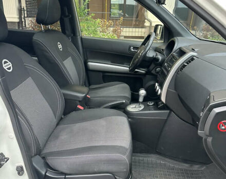 Белый Ниссан ИксТрейл, объемом двигателя 2 л и пробегом 312 тыс. км за 9999 $, фото 33 на Automoto.ua