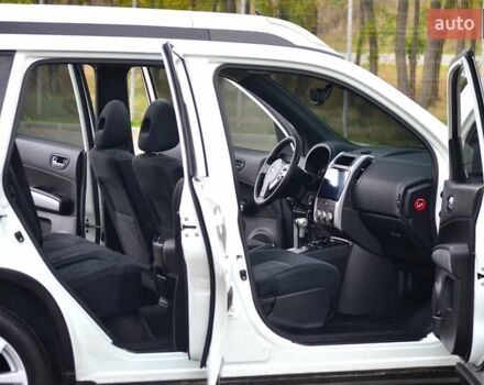 Белый Ниссан ИксТрейл, объемом двигателя 2 л и пробегом 121 тыс. км за 13800 $, фото 11 на Automoto.ua