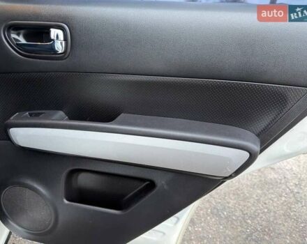 Белый Ниссан ИксТрейл, объемом двигателя 2 л и пробегом 170 тыс. км за 10450 $, фото 33 на Automoto.ua