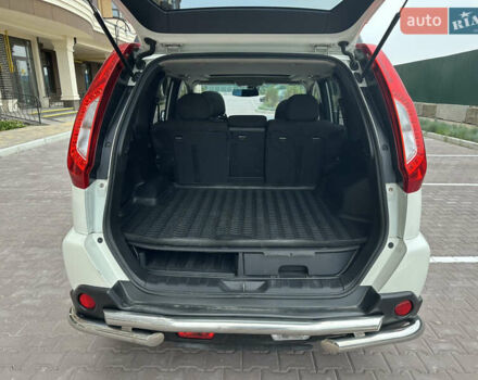 Ниссан ИксТрейл 2013 в Киеве на Automoto.ua Белый Ниссан ИксТрейл, объемом двигателя 2 л и пробегом 310 тыс. км за 11555 $, фото 22 на Automoto.ua