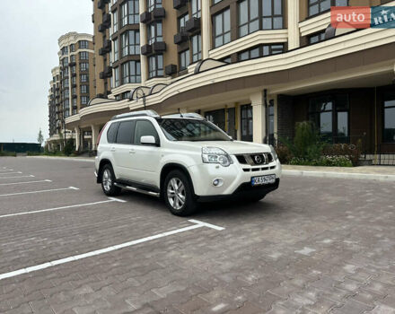 Белый Ниссан ИксТрейл, объемом двигателя 2 л и пробегом 312 тыс. км за 9999 $, фото 1 на Automoto.ua