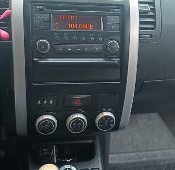 Белый Ниссан ИксТрейл, объемом двигателя 2 л и пробегом 275 тыс. км за 11000 $, фото 13 на Automoto.ua