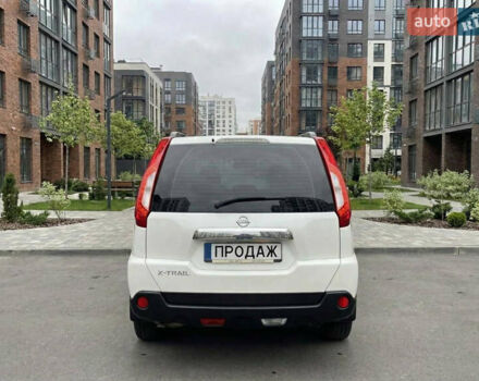 Белый Ниссан ИксТрейл, объемом двигателя 2 л и пробегом 275 тыс. км за 9800 $, фото 7 на Automoto.ua