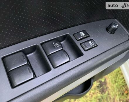 Білий Ніссан ІксТрейл, об'ємом двигуна 2 л та пробігом 270 тис. км за 9500 $, фото 9 на Automoto.ua