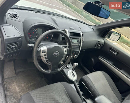 Белый Ниссан ИксТрейл, объемом двигателя 2 л и пробегом 312 тыс. км за 9999 $, фото 29 на Automoto.ua