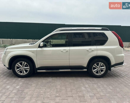 Белый Ниссан ИксТрейл, объемом двигателя 2 л и пробегом 312 тыс. км за 9999 $, фото 6 на Automoto.ua