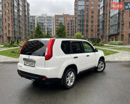 Белый Ниссан ИксТрейл, объемом двигателя 2 л и пробегом 275 тыс. км за 9999 $, фото 7 на Automoto.ua