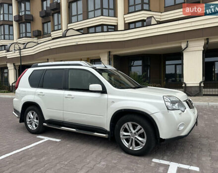 Белый Ниссан ИксТрейл, объемом двигателя 2 л и пробегом 312 тыс. км за 9999 $, фото 15 на Automoto.ua