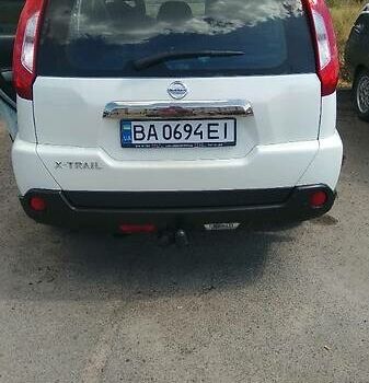 Білий Ніссан ІксТрейл, об'ємом двигуна 2 л та пробігом 270 тис. км за 9500 $, фото 1 на Automoto.ua
