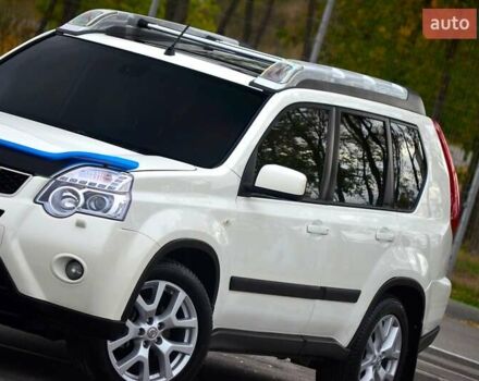 Белый Ниссан ИксТрейл, объемом двигателя 2 л и пробегом 121 тыс. км за 13800 $, фото 10 на Automoto.ua