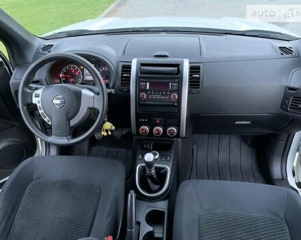Білий Ніссан ІксТрейл, об'ємом двигуна 2 л та пробігом 270 тис. км за 9500 $, фото 10 на Automoto.ua
