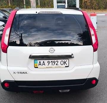 Белый Ниссан ИксТрейл, объемом двигателя 2 л и пробегом 275 тыс. км за 11000 $, фото 6 на Automoto.ua