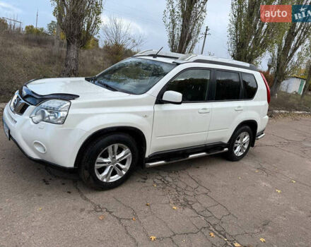 Ниссан ИксТрейл 2013 в Киеве на Automoto.ua Белый Ниссан ИксТрейл, объемом двигателя 2 л и пробегом 310 тыс. км за 11555 $, фото 10 на Automoto.ua