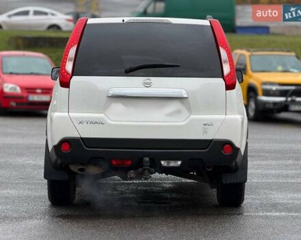 Белый Ниссан ИксТрейл, объемом двигателя 2 л и пробегом 240 тыс. км за 11000 $, фото 18 на Automoto.ua