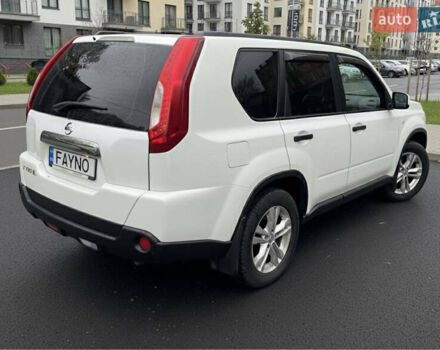 Белый Ниссан ИксТрейл, объемом двигателя 2 л и пробегом 275 тыс. км за 10333 $, фото 2 на Automoto.ua