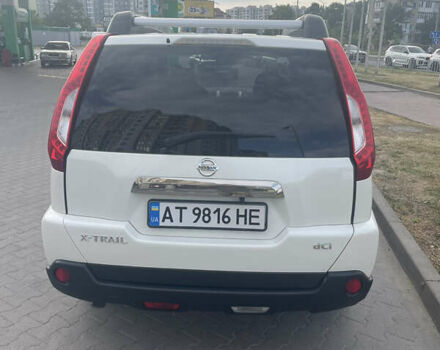 Білий Ніссан ІксТрейл, об'ємом двигуна 2 л та пробігом 259 тис. км за 12800 $, фото 4 на Automoto.ua