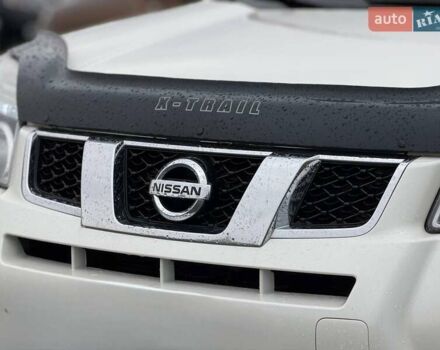 Белый Ниссан ИксТрейл, объемом двигателя 2 л и пробегом 240 тыс. км за 11000 $, фото 7 на Automoto.ua