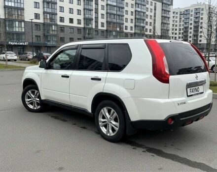 Белый Ниссан ИксТрейл, объемом двигателя 2 л и пробегом 275 тыс. км за 10333 $, фото 3 на Automoto.ua