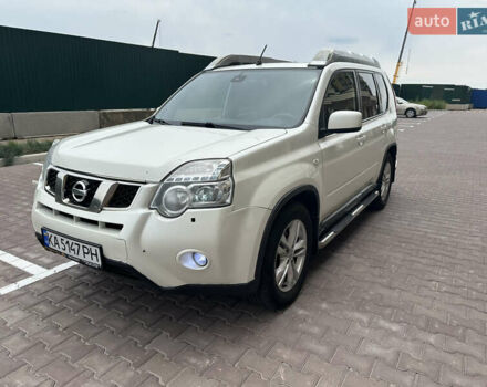 Белый Ниссан ИксТрейл, объемом двигателя 2 л и пробегом 312 тыс. км за 9999 $, фото 4 на Automoto.ua