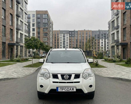Белый Ниссан ИксТрейл, объемом двигателя 2 л и пробегом 275 тыс. км за 9800 $, фото 2 на Automoto.ua