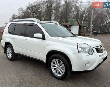 Белый Ниссан ИксТрейл, объемом двигателя 2 л и пробегом 170 тыс. км за 10450 $, фото 2 на Automoto.ua