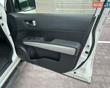 Белый Ниссан ИксТрейл, объемом двигателя 2 л и пробегом 312 тыс. км за 9999 $, фото 41 на Automoto.ua