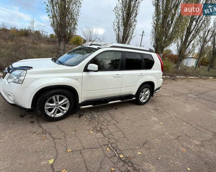 Ниссан ИксТрейл 2013 в Киеве на Automoto.ua Белый Ниссан ИксТрейл, объемом двигателя 2 л и пробегом 310 тыс. км за 11555 $, фото 6 на Automoto.ua