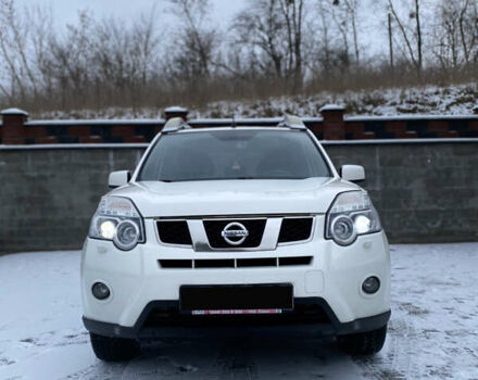 Білий Ніссан ІксТрейл, об'ємом двигуна 2 л та пробігом 220 тис. км за 12800 $, фото 1 на Automoto.ua