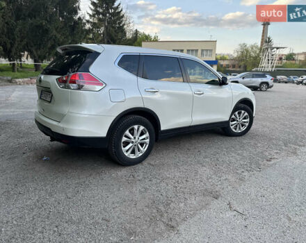 Белый Ниссан ИксТрейл, объемом двигателя 1.6 л и пробегом 129 тыс. км за 14200 $, фото 3 на Automoto.ua