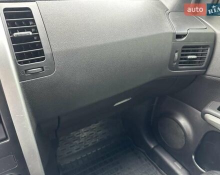 Білий Ніссан ІксТрейл, об'ємом двигуна 2 л та пробігом 147 тис. км за 12500 $, фото 26 на Automoto.ua