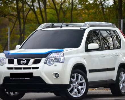 Белый Ниссан ИксТрейл, объемом двигателя 2 л и пробегом 122 тыс. км за 319 $, фото 2 на Automoto.ua