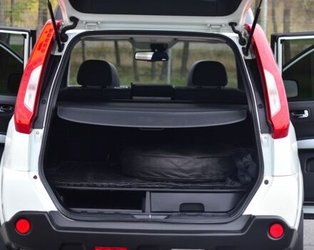 Белый Ниссан ИксТрейл, объемом двигателя 2 л и пробегом 122 тыс. км за 319 $, фото 13 на Automoto.ua