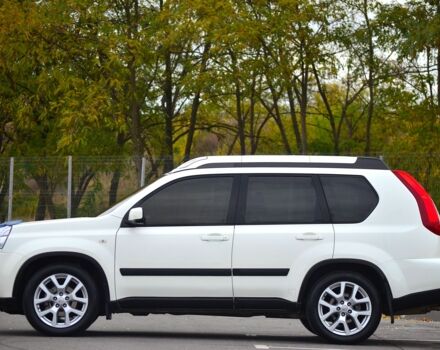 Белый Ниссан ИксТрейл, объемом двигателя 2 л и пробегом 122 тыс. км за 13800 $, фото 7 на Automoto.ua