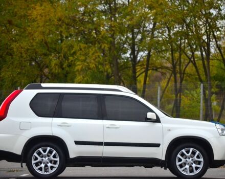 Белый Ниссан ИксТрейл, объемом двигателя 2 л и пробегом 122 тыс. км за 319 $, фото 6 на Automoto.ua