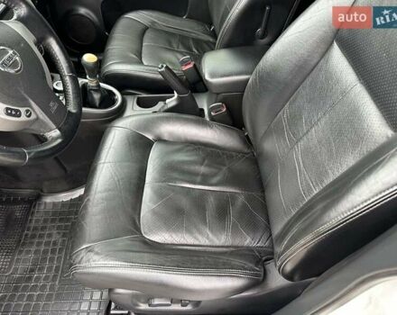 Білий Ніссан ІксТрейл, об'ємом двигуна 2 л та пробігом 147 тис. км за 12500 $, фото 27 на Automoto.ua