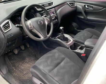 Белый Ниссан ИксТрейл, объемом двигателя 2.5 л и пробегом 200 тыс. км за 14200 $, фото 5 на Automoto.ua