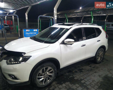 Белый Ниссан ИксТрейл, объемом двигателя 1.6 л и пробегом 250 тыс. км за 16000 $, фото 3 на Automoto.ua