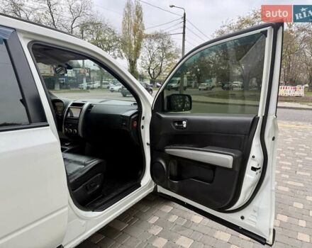 Білий Ніссан ІксТрейл, об'ємом двигуна 2 л та пробігом 147 тис. км за 9999 $, фото 43 на Automoto.ua