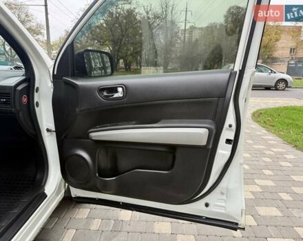 Білий Ніссан ІксТрейл, об'ємом двигуна 2 л та пробігом 147 тис. км за 9999 $, фото 42 на Automoto.ua