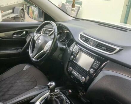 Белый Ниссан ИксТрейл, объемом двигателя 1.6 л и пробегом 258 тыс. км за 15300 $, фото 4 на Automoto.ua