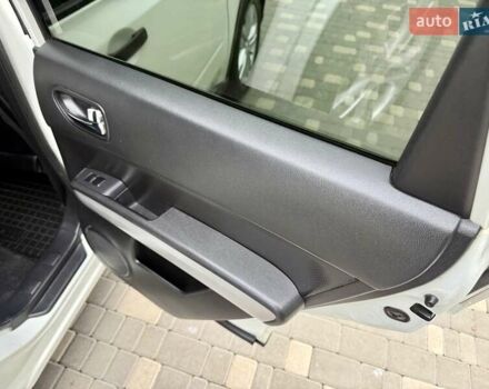 Білий Ніссан ІксТрейл, об'ємом двигуна 2 л та пробігом 147 тис. км за 9999 $, фото 60 на Automoto.ua